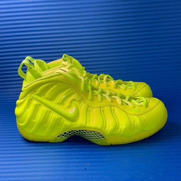 Nike foamposite neon green deals